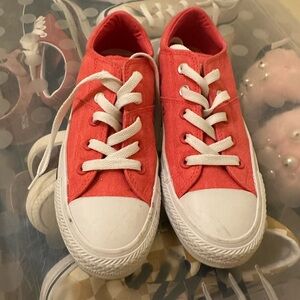 Women’s pinkish red converse